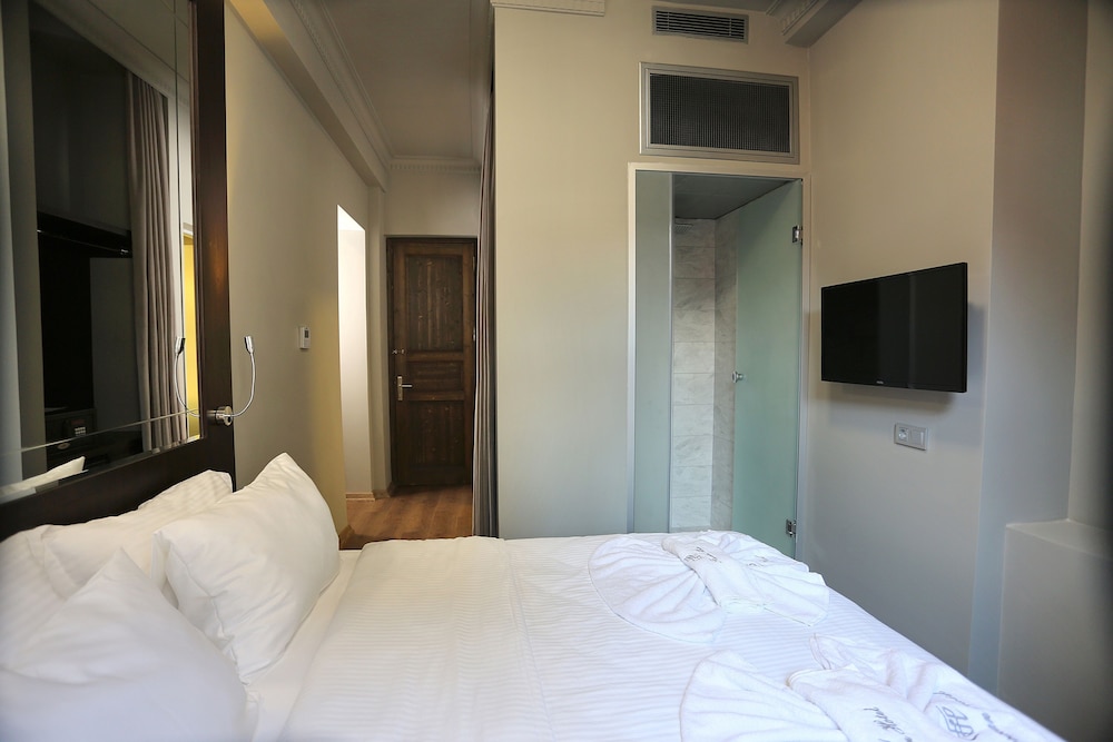 Ferman Pera - Image 28