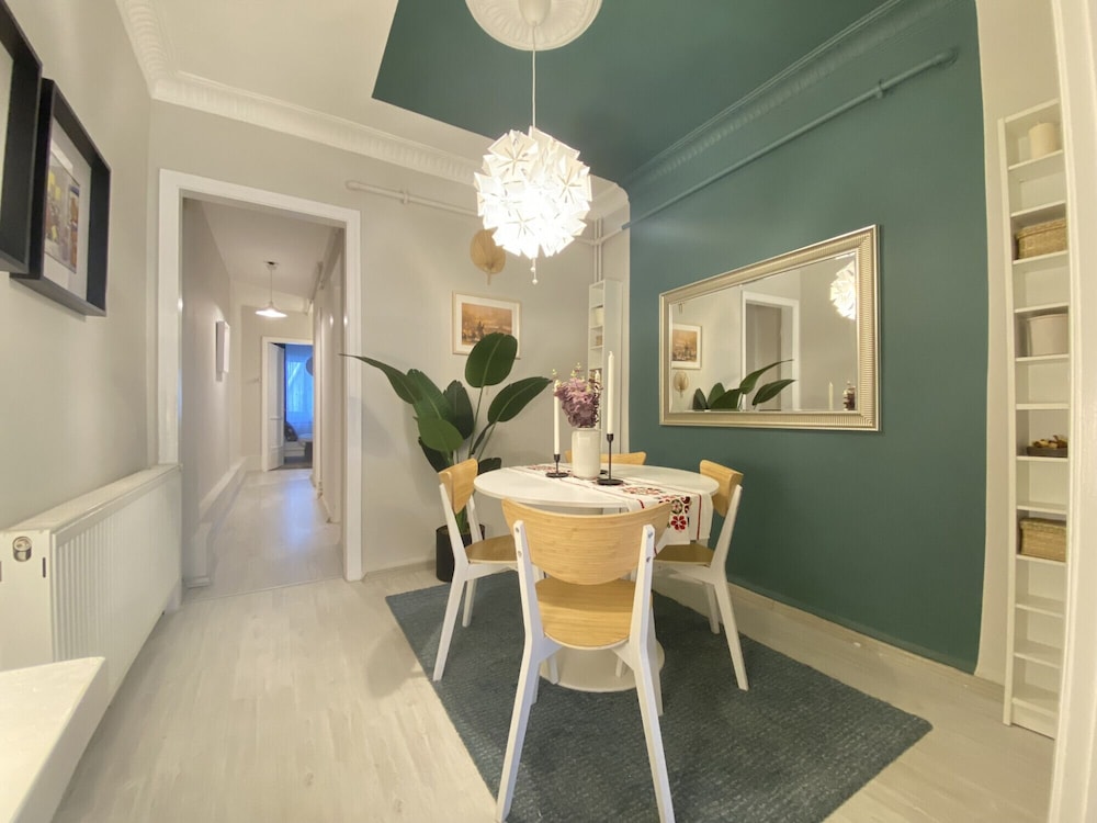 Charming Flat Near Osmanbey Metro Station