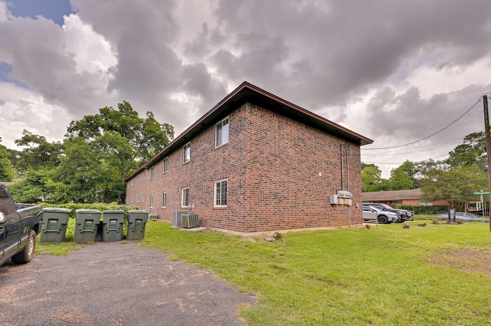 Nacogdoches Condo Half-mi to Sfa: Pets Welcome