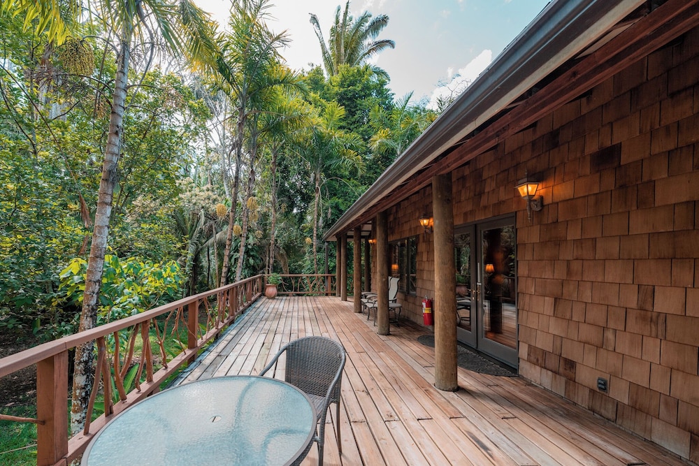Chan Chich Lodge