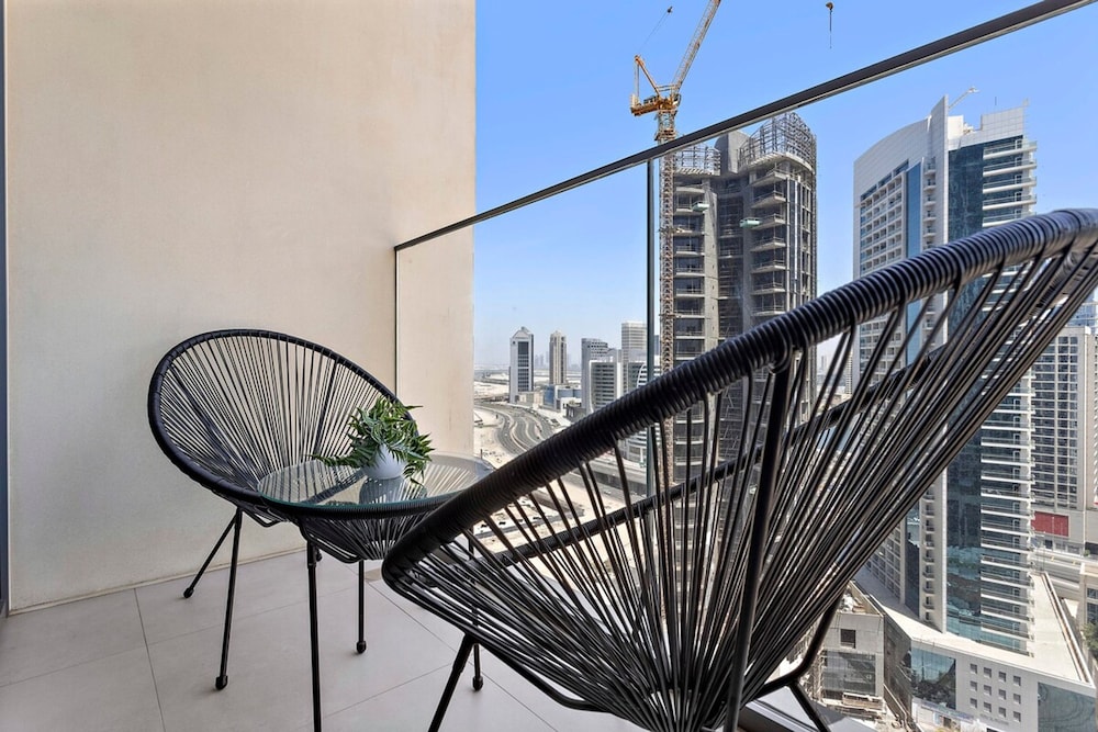 Silkhaus Premium Pad in Burj Royale Elegant