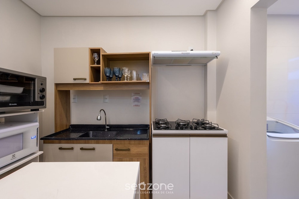 Modern and Exclusive Apartments in Meia Praia, 450m From the Beach - EST