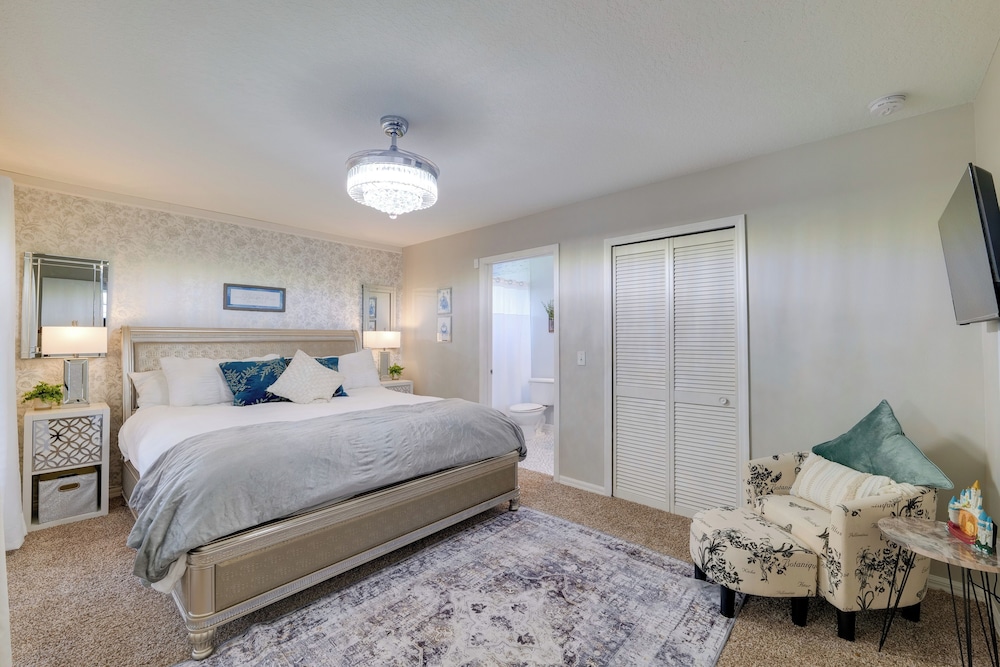 5 Mi to Wdw: Resort-style Condo w/ Pool Access