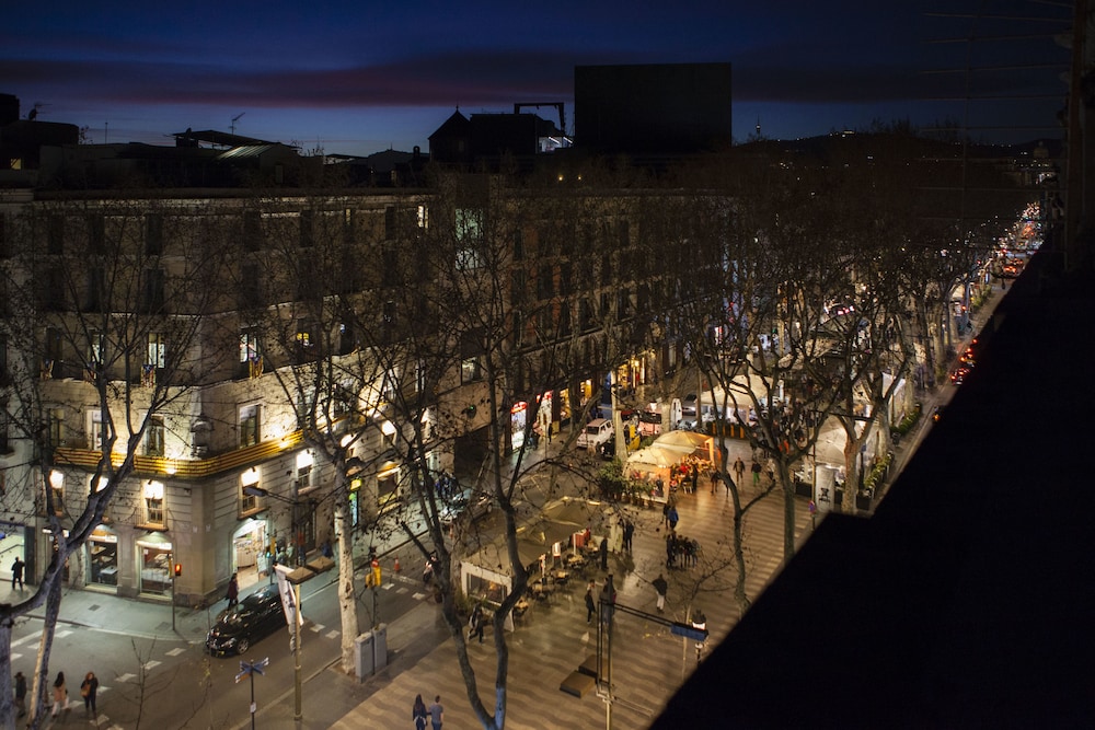 Las Ramblas Pasaje Bacardi Apartments
