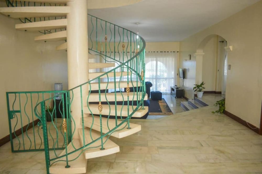 Stay.Plus Creek Residence Nyali