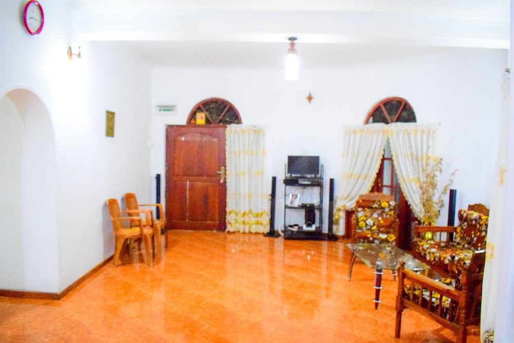 Unique View Hotel - Hostel