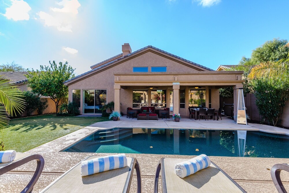 Casa Solara 4 Bedroom Home by RedAwning