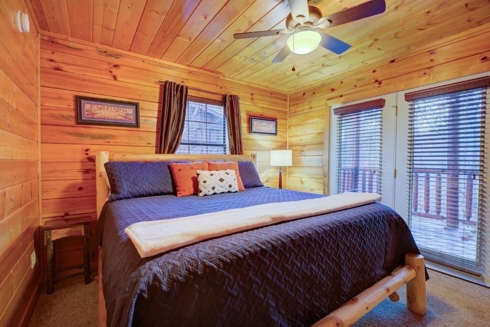 All Ya Need 4 Bedroom Cabin