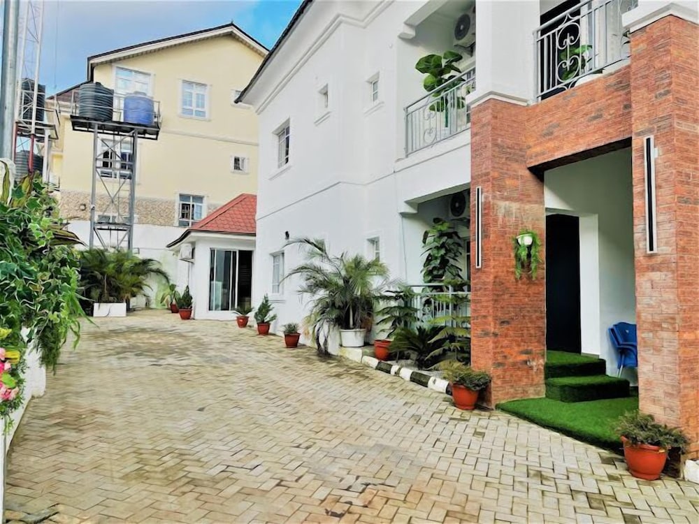 Imperio Apartments