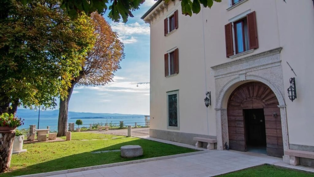 Castello Belvedere Apartments view 5