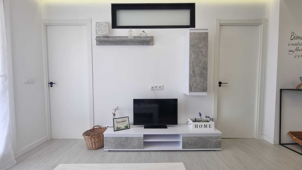 Seaside Apartment Sleeps 6 With Balcony