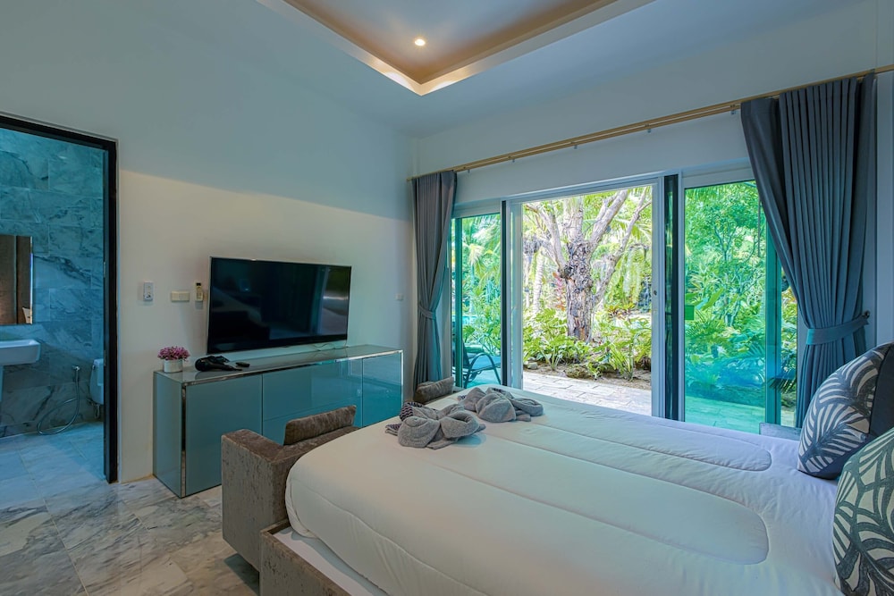 6BR Luxury Tropical Pool Villa PH125 view 2