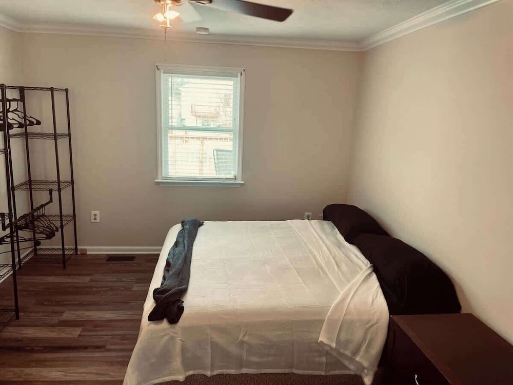 Waterfront Views With King Bed in Solomons Island
