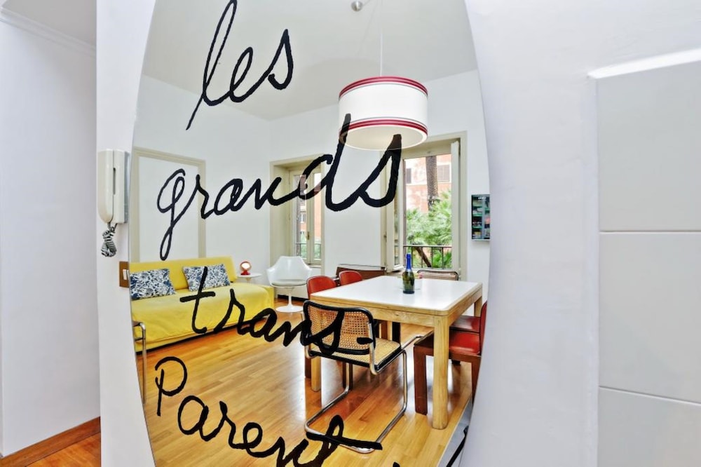 Unique Grand Trevi Fountain Apartment