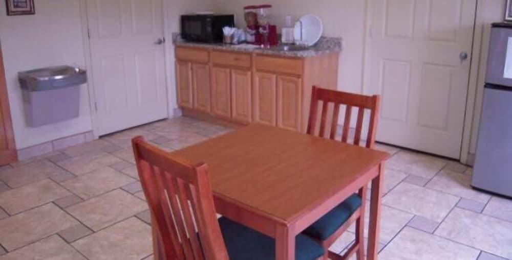 City Heart Inn  Suites - Property Image 1