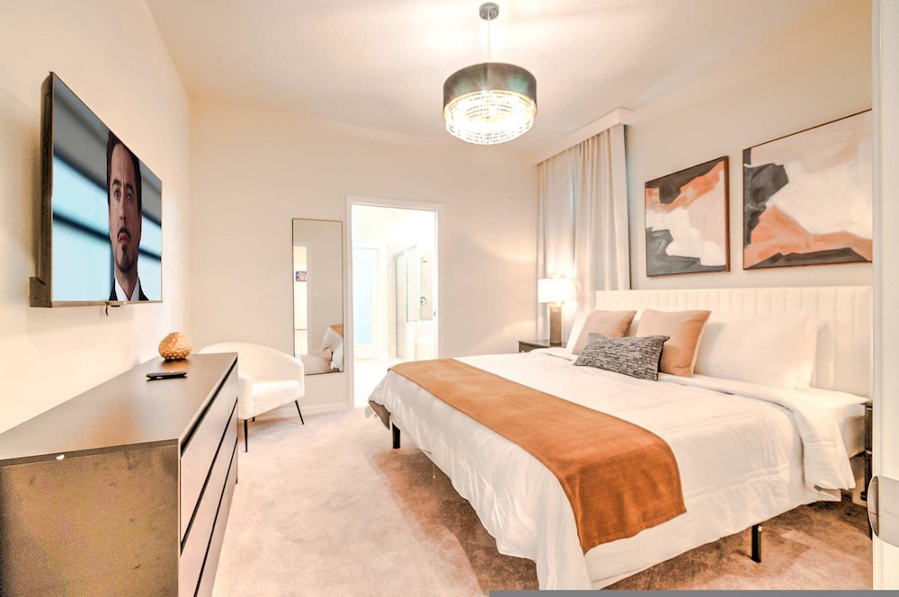 16239 7BR Stunning Home For Your Family Vacation