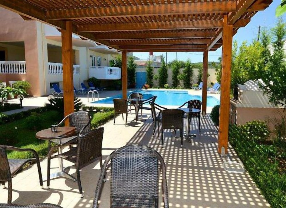 Golden Rose Suites