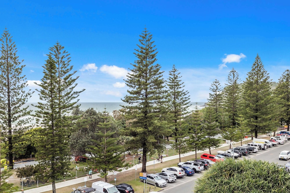Iconic Burleigh Beachfront Apartment