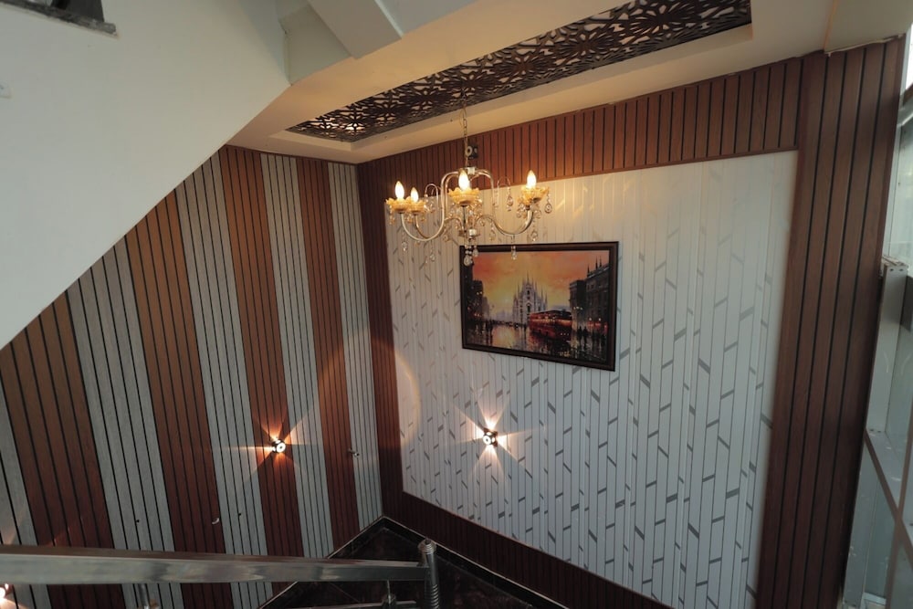 HOTEL SRG INN