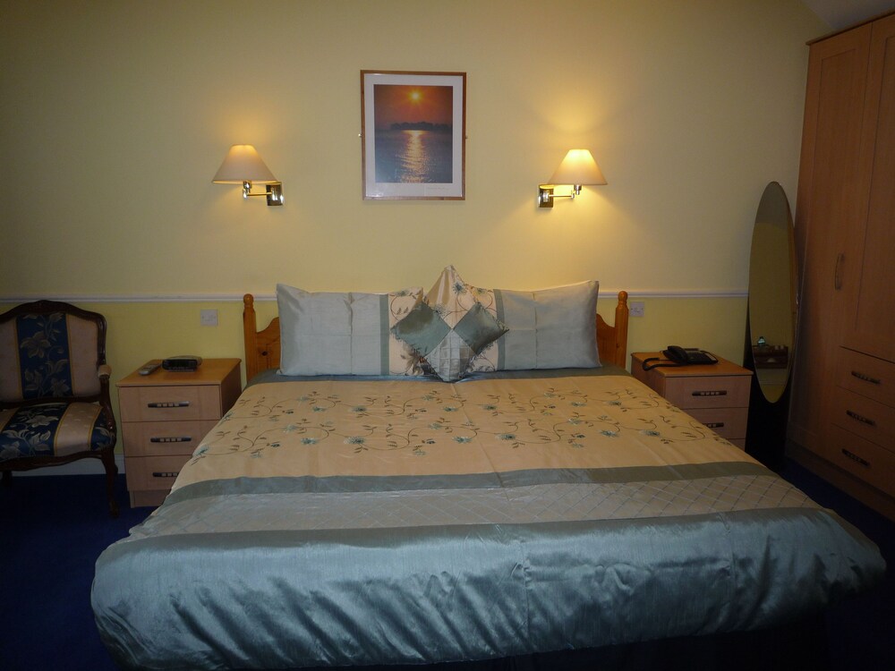 Avlon House Bed & Breakfast view 4