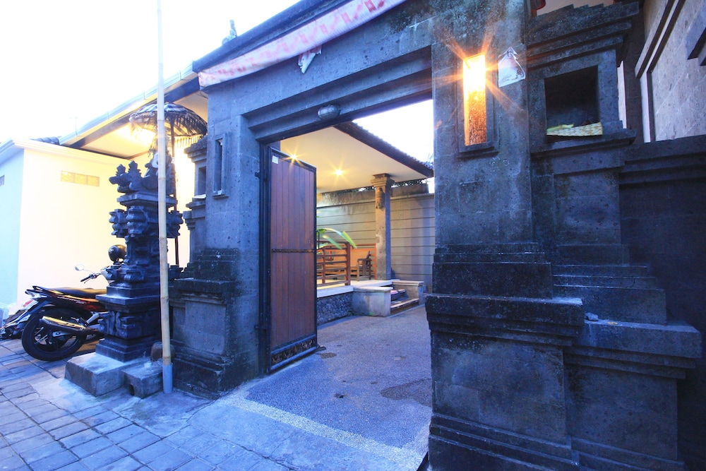 Letos Kubu Homestay