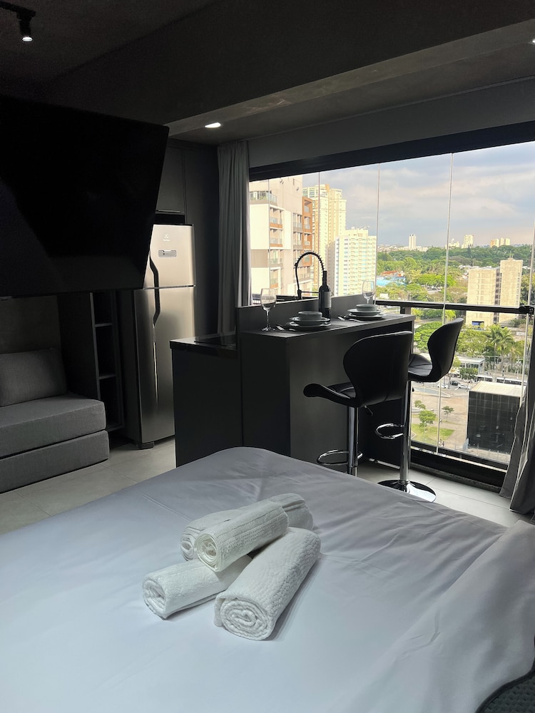 Studio Executivo 230m do metro Brooklin