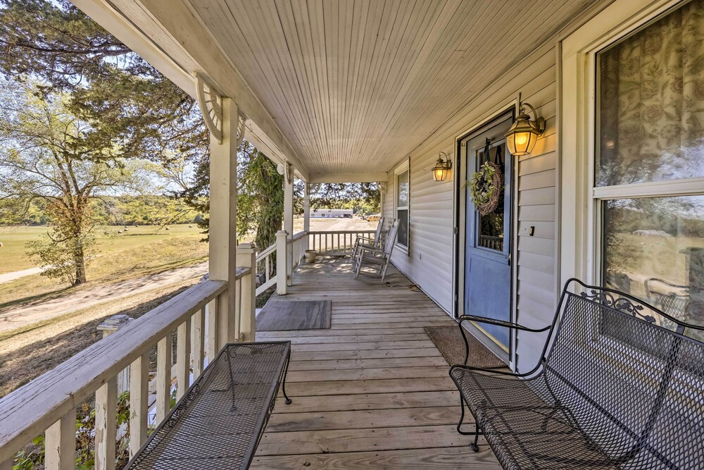 'the Vista' Retreat 30 Mi to Kansas City! - Property Image 2