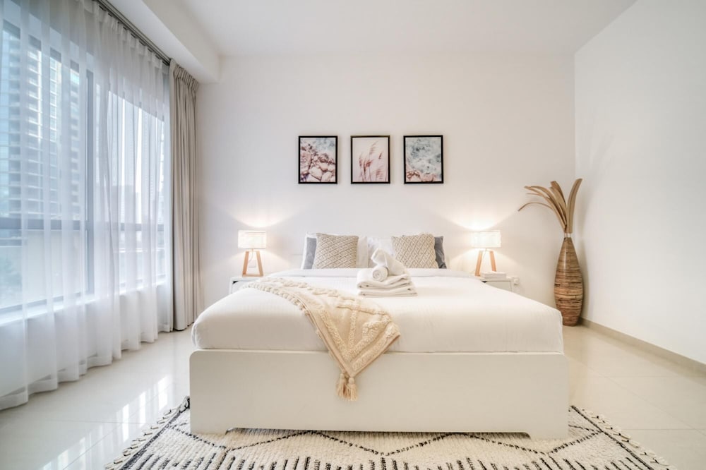 JBR Gem Spacious 1BR Apt With Balcony