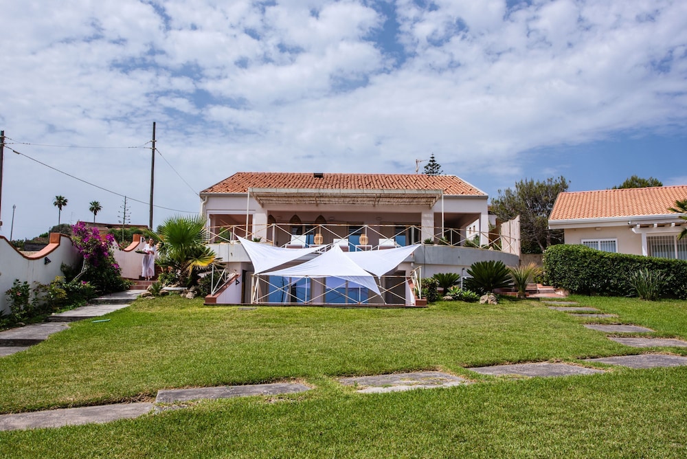 Villa Acqua Saracena by Wonderful Italy
