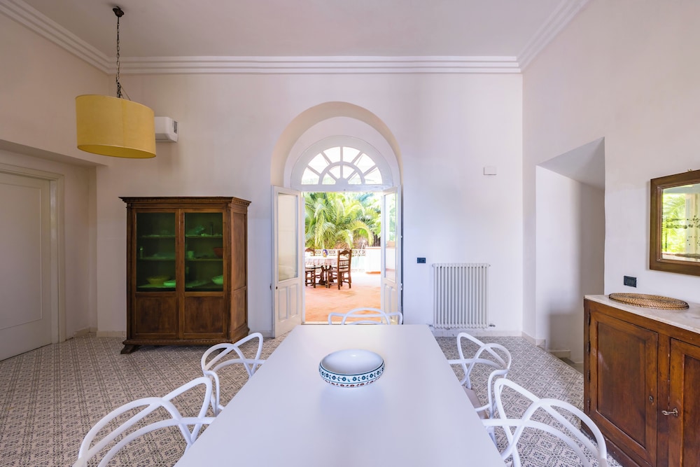Villa Villari Terrace and Patio by Napoliapartments