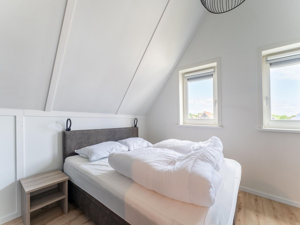 Holiday Home in Zeeland Near Gorishoek Beach view 3