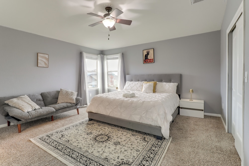 17 Mi to Dtwn Austin! Family Escape w/ Pool Access