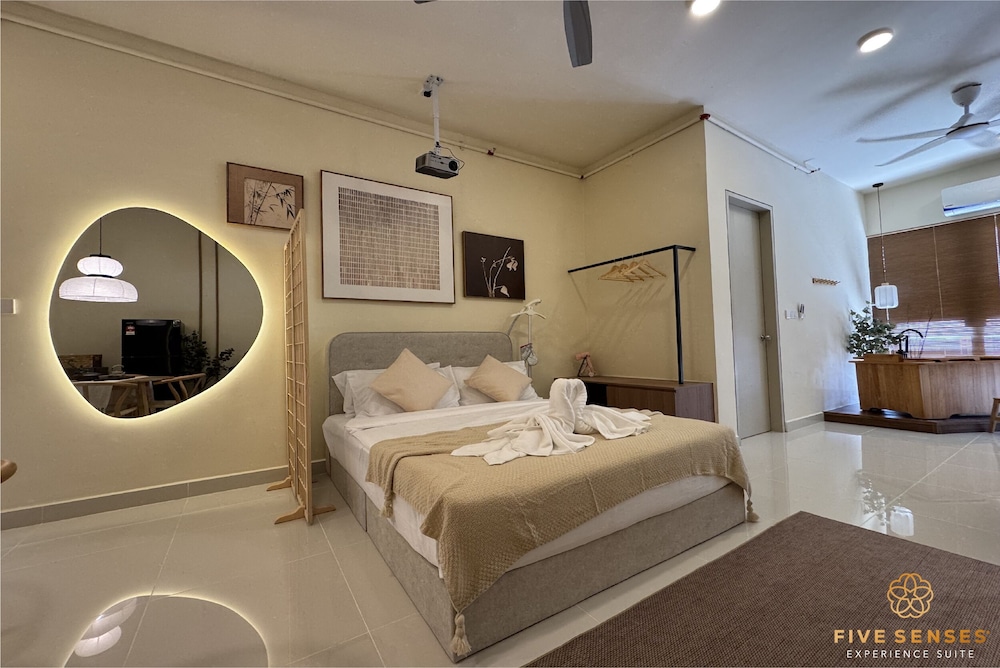 KIP Core Soho Suite by Five Senses