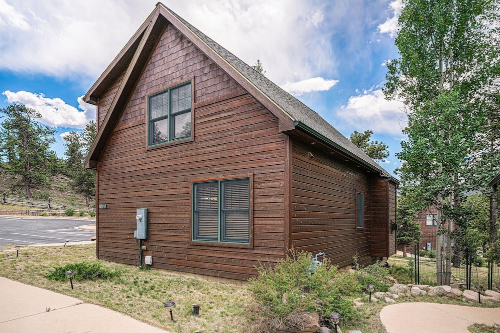 Cozy Solitude Cabins - Estes Park CO