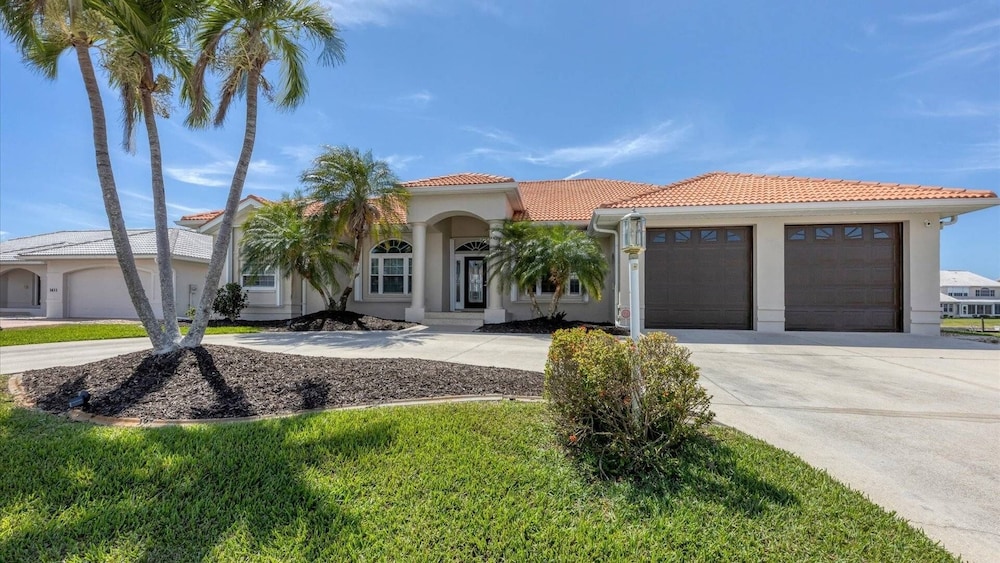 Waterfront Punta Gorda Isles 3 Bedroom pool hot tub, dock, bikes office 3 Home