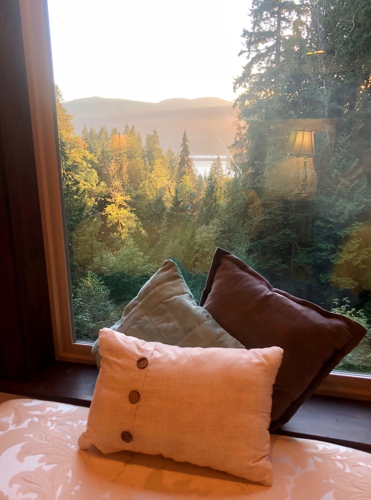 Davis Brook Retreat
