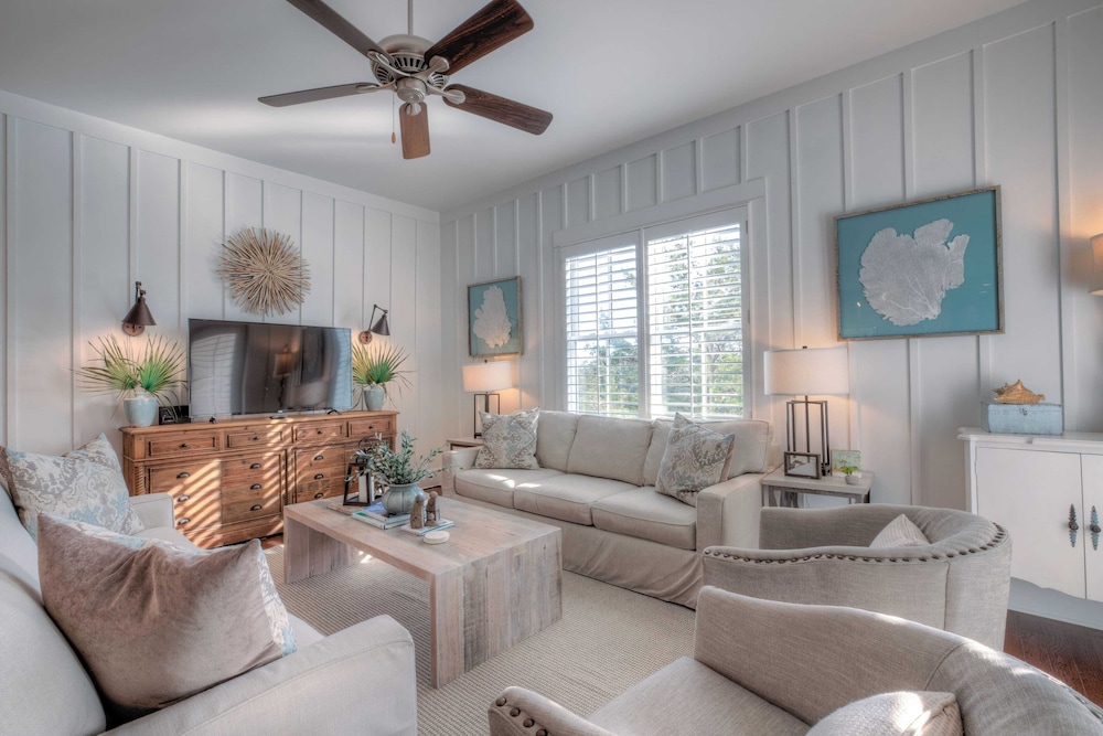 Hello 30a! by Avantstay Private Beach Access, Pool & Fitness Center