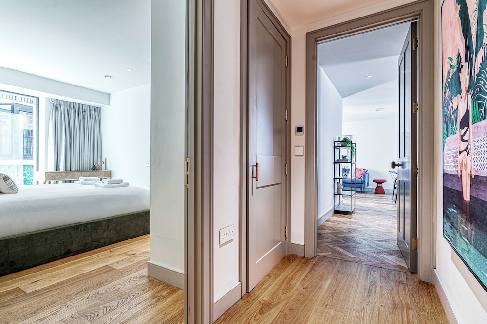 Luxury flats near Big Ben and London Eye
