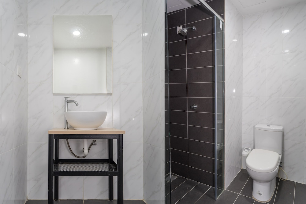 OYO Home 43951 Fair  Studio Empire City Marriot photo 6