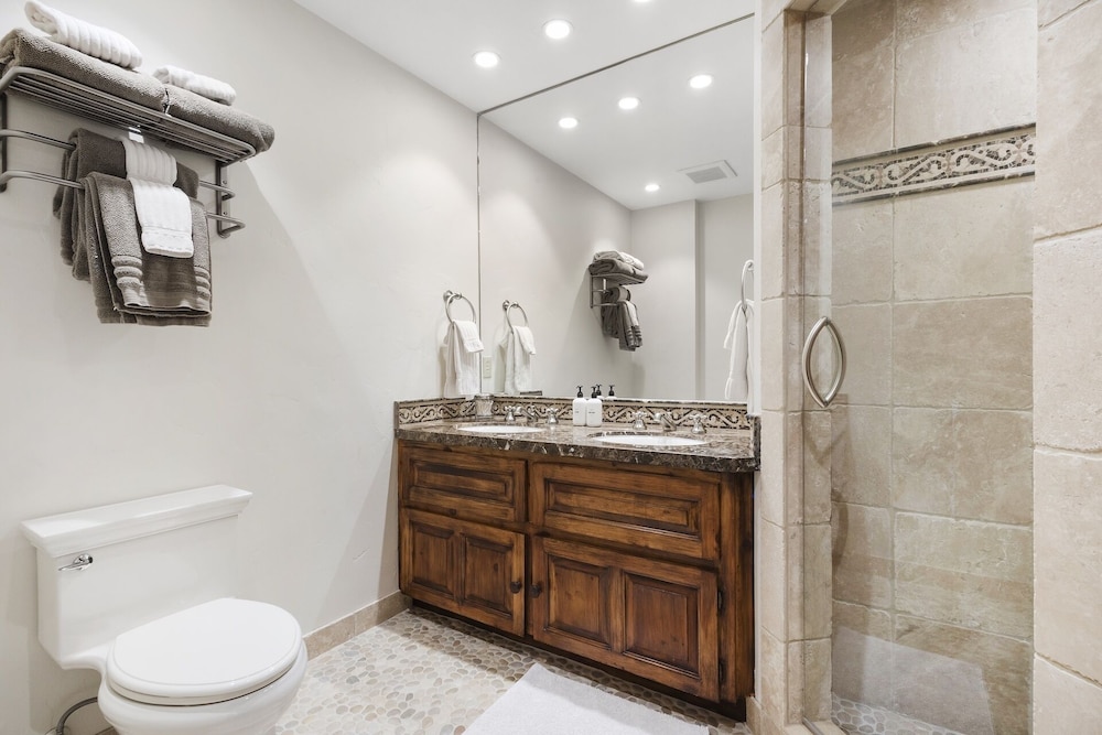 Wildwood Ridge 5 Bedroom Home