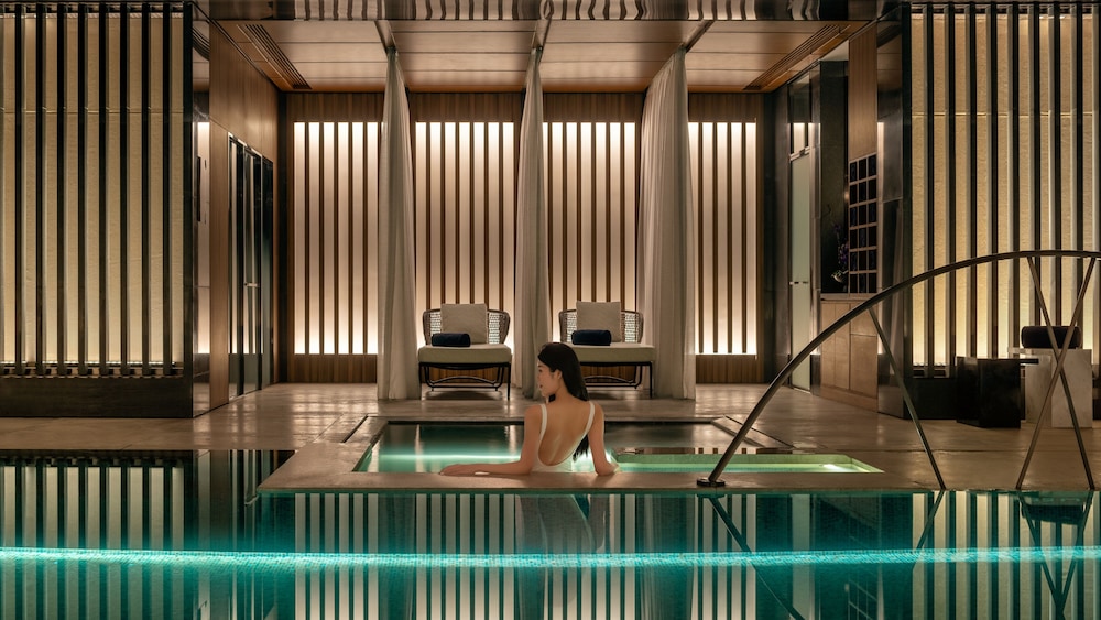 Mandarin Oriental, Shenzhen 56