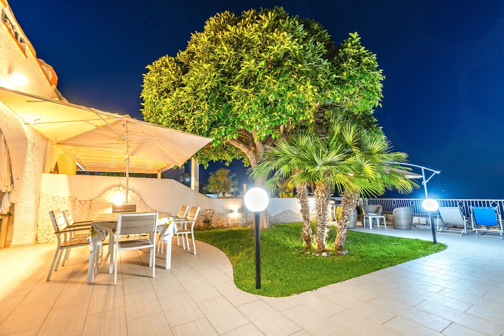 Luxury Villa on the Beach in Diamante, Sea View - Villa Ventre