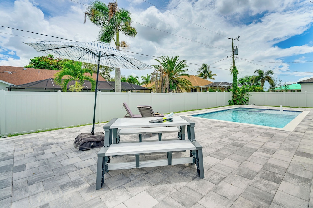 Pickleball Court, Saltwater Pool: Cape Coral Home!