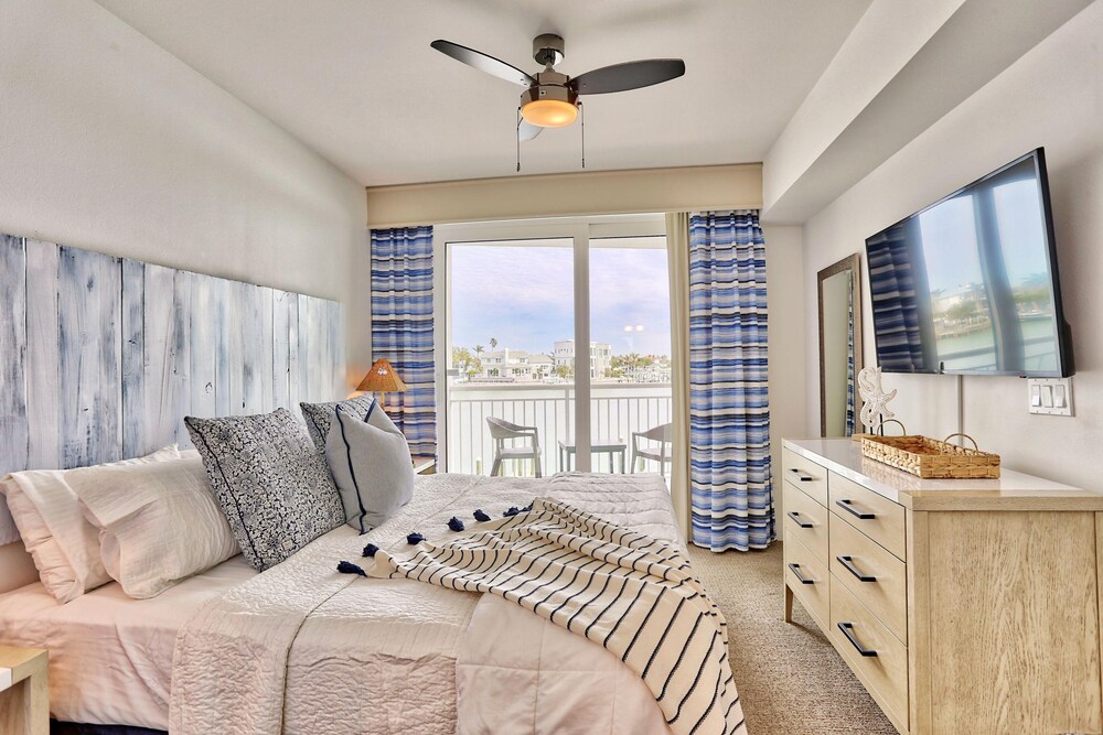 Oceana 204 East