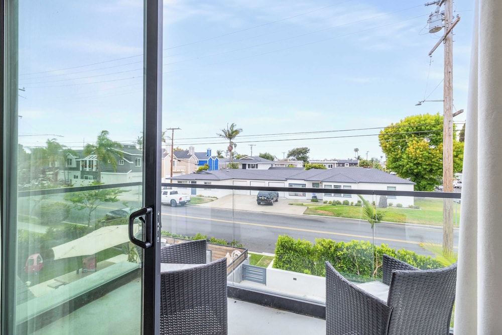 @ Marbella Lane - Luxi 4BR Haven w/ Skyscape Views