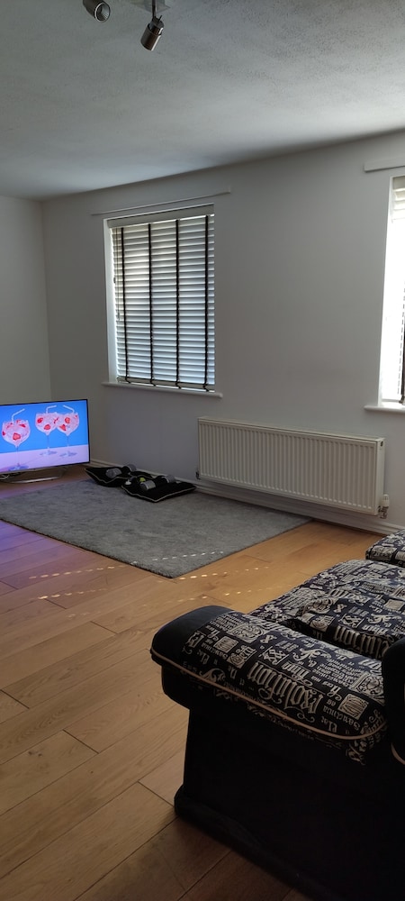 Immaculate 1-bed Apartment in Borehamwood view 4