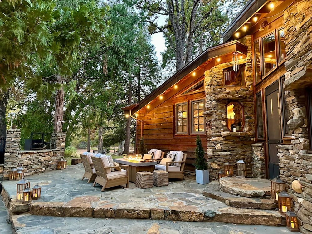 Luxury Casa Oso Retreat 2houses Hottub BBQ 43acres