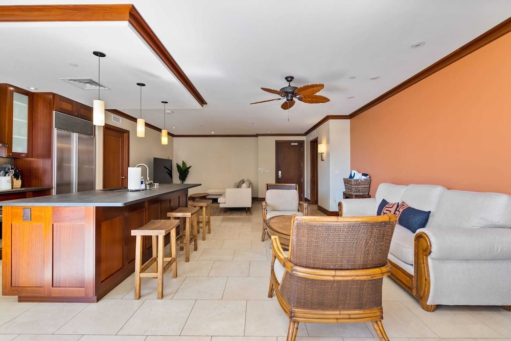 Beachfront Condo at Beach Villas at Ko Olina Hale Hoaloha by Avantstay