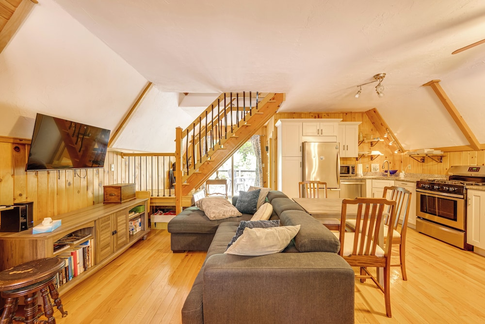 Walk to Beach & Playground: Charming Madison Cabin