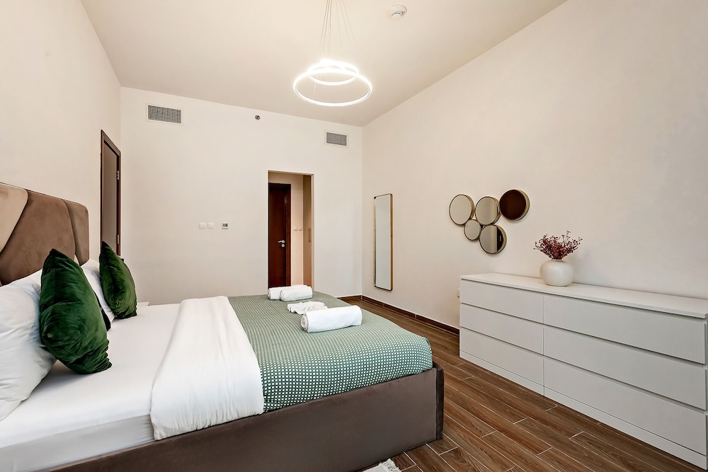 Stylish 1BR Apartment at Meera Tower